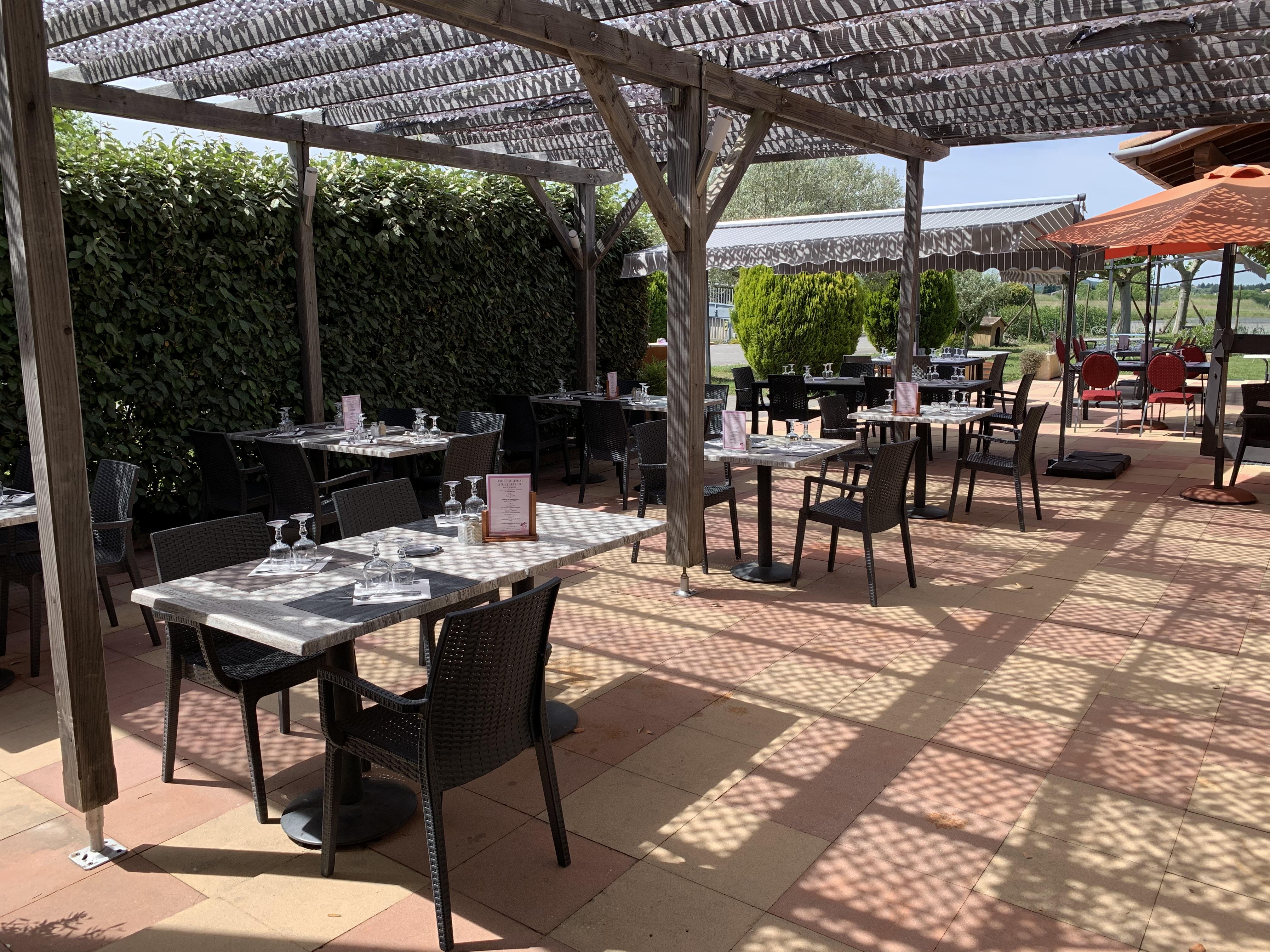 Logis Hotel Restaurant Le Mas De Mon Pere Saint-Jean-le-Centenier Exteriör bild