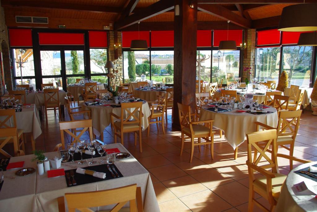 Logis Hotel Restaurant Le Mas De Mon Pere Saint-Jean-le-Centenier Exteriör bild
