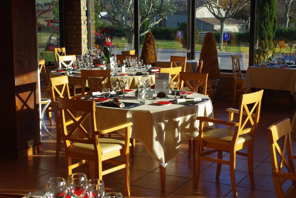 Logis Hotel Restaurant Le Mas De Mon Pere Saint-Jean-le-Centenier Exteriör bild